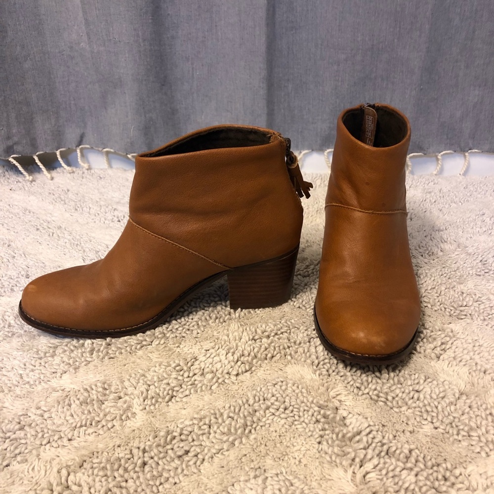 TOMS Leila warm tan ankle boot